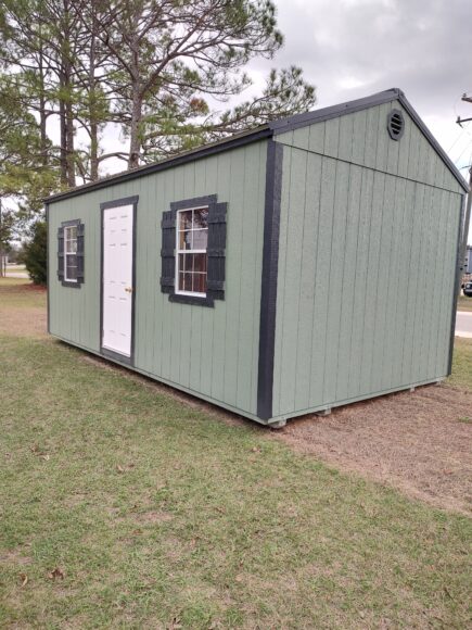 Perfect for a workshop! Comes with 9' wide x7'h roll up door