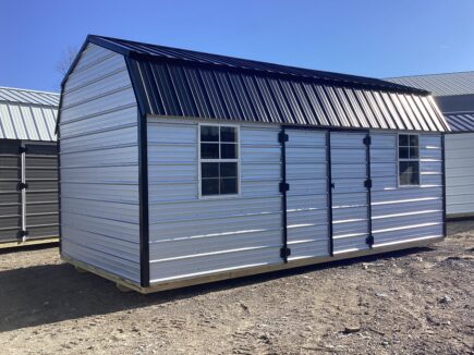Metal Side Lofted Barn 10 x 20