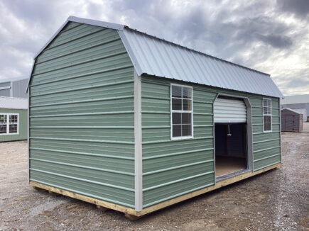 Metal Side Lofted Barn 12 x 20
