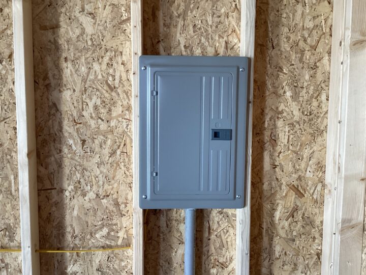 Traditional Side Utility 12 x 32 - Image 8