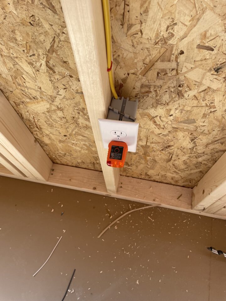 Traditional Side Utility 12 x 32 - Image 11