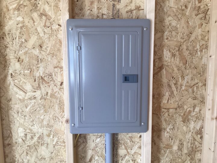 Traditional Side Utility 12 x 24 - Image 6