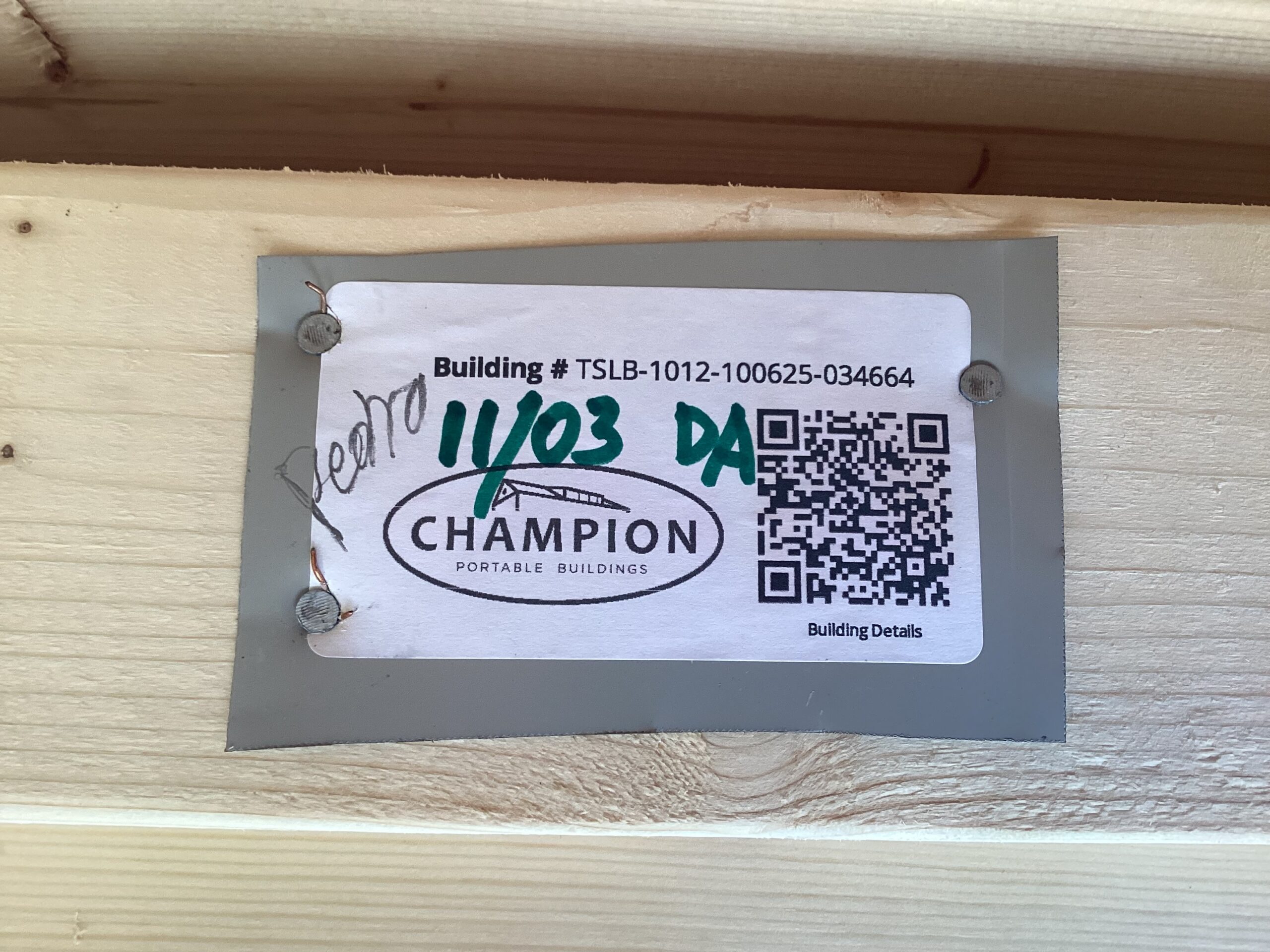 Traditional Side Lofted Barn 10 x 12 - Image 8