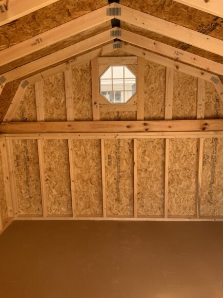 Traditional Short Wall  Barn 10 x 12