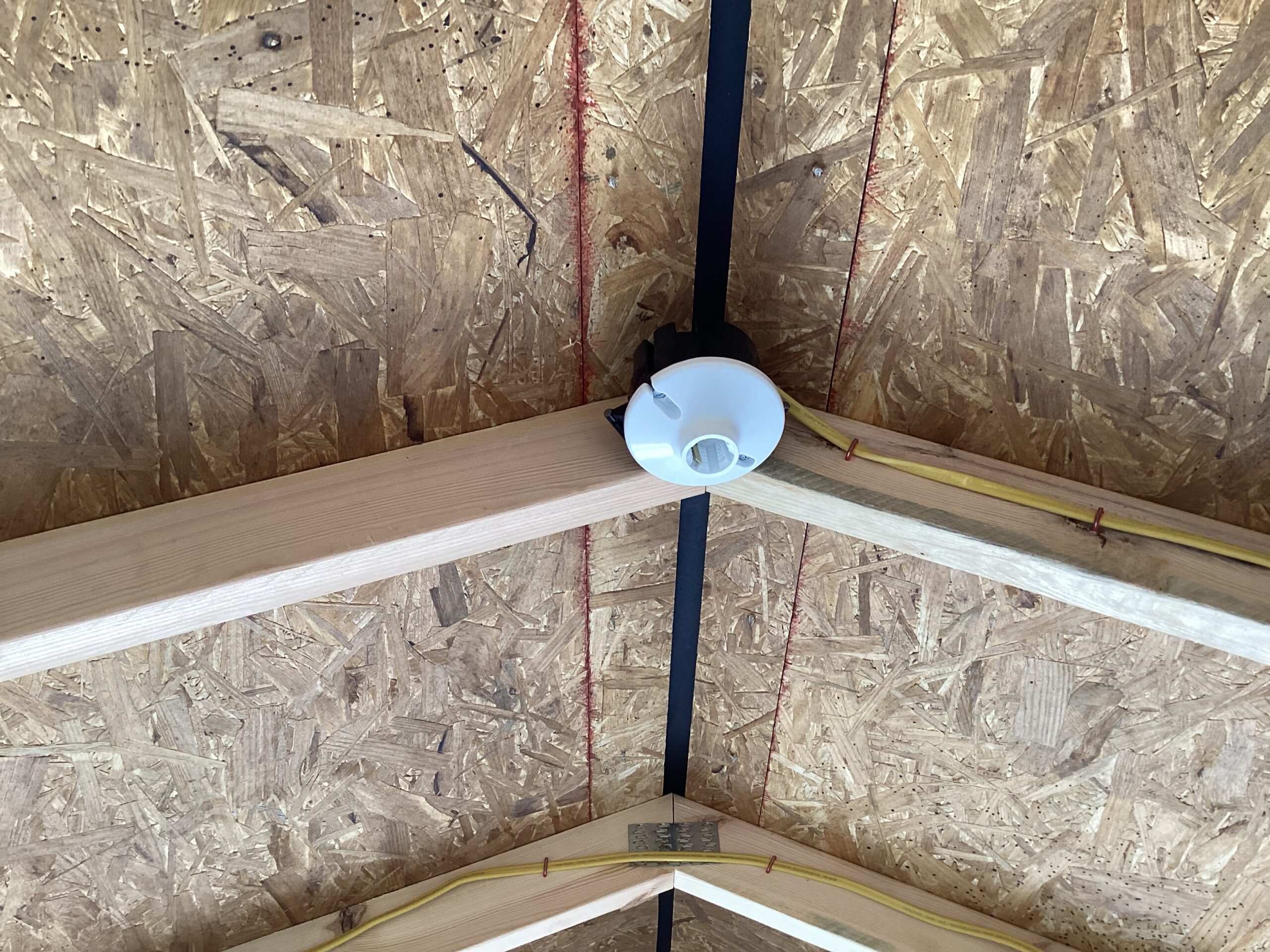 Metal Utility 8 x 10 - Image 10