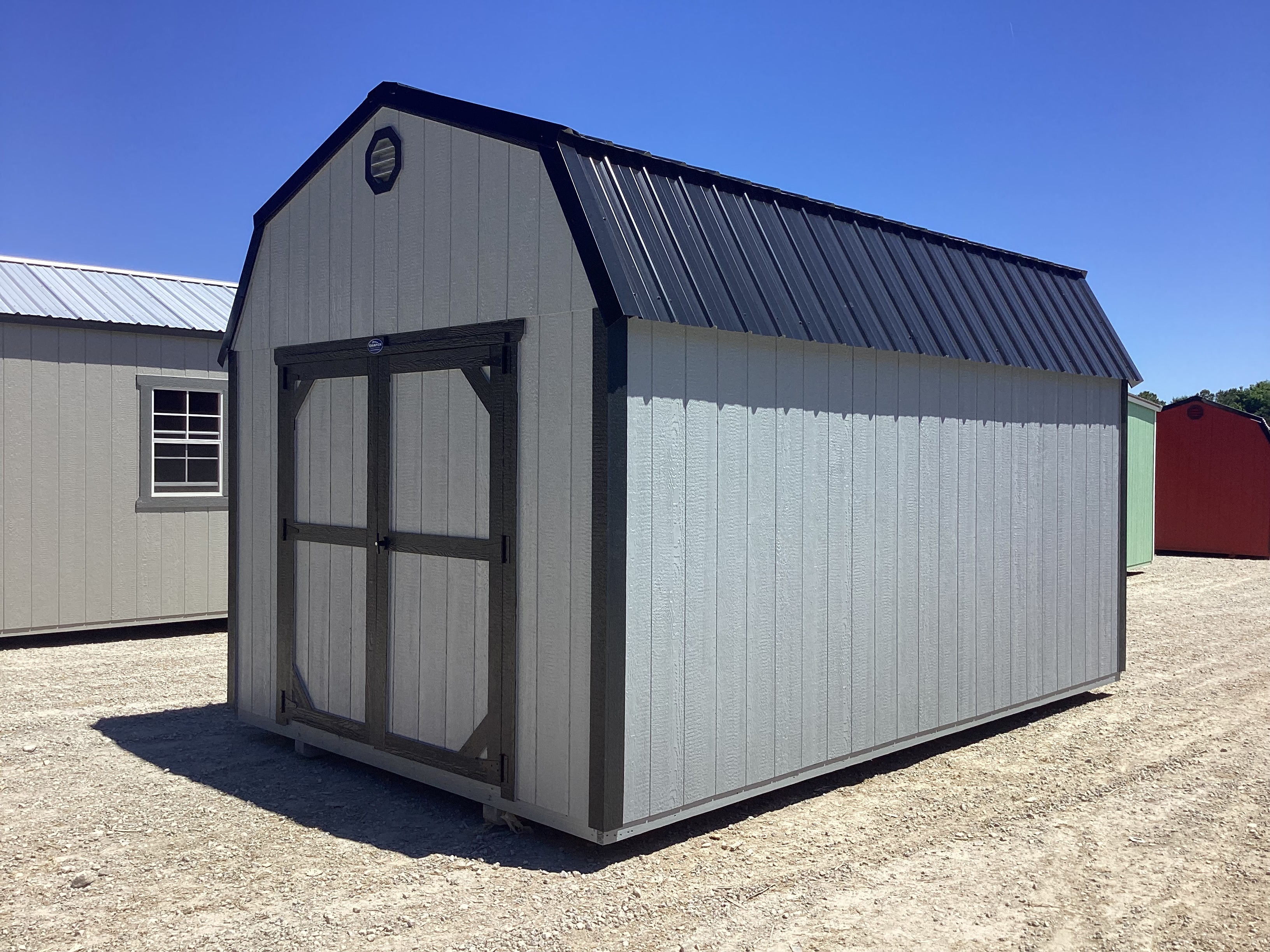 Traditional Lofted Barn 10 x 16 - Image 2