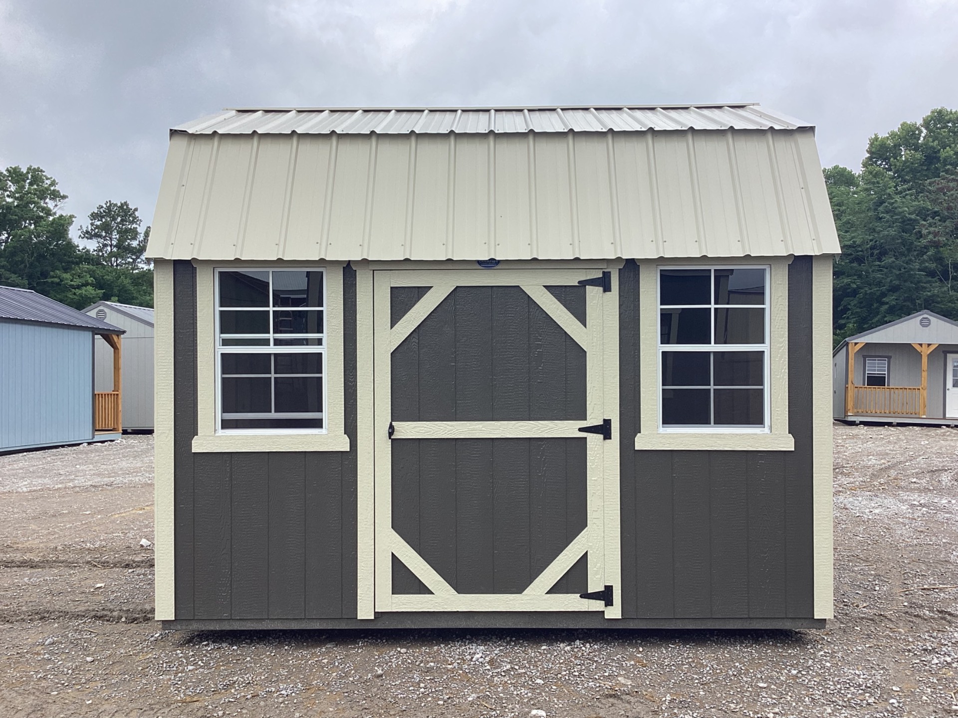 Traditional Side Lofted Barn 10 x 12 - Image 4