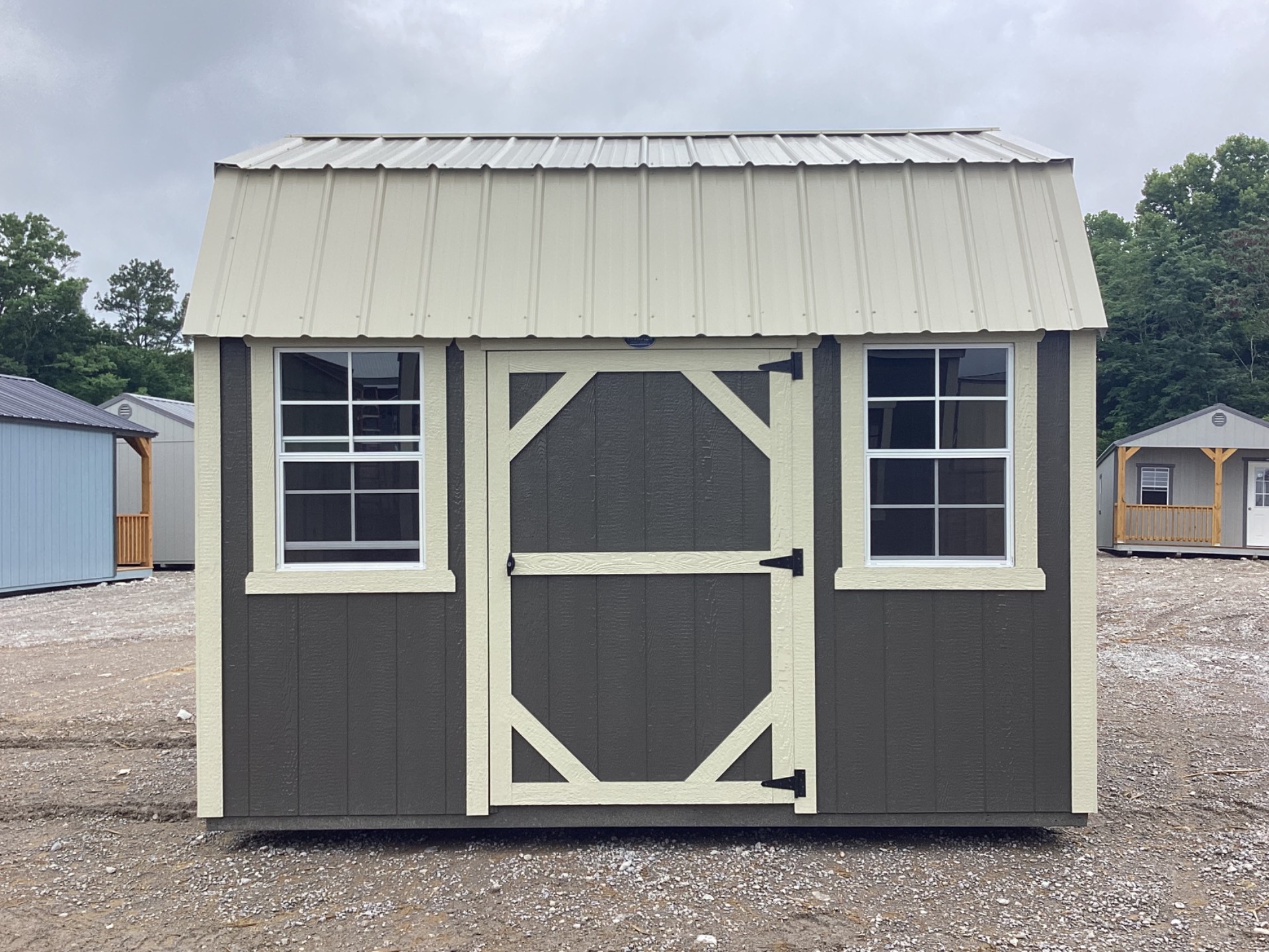 Traditional Side Lofted Barn 10 x 12 - Image 3