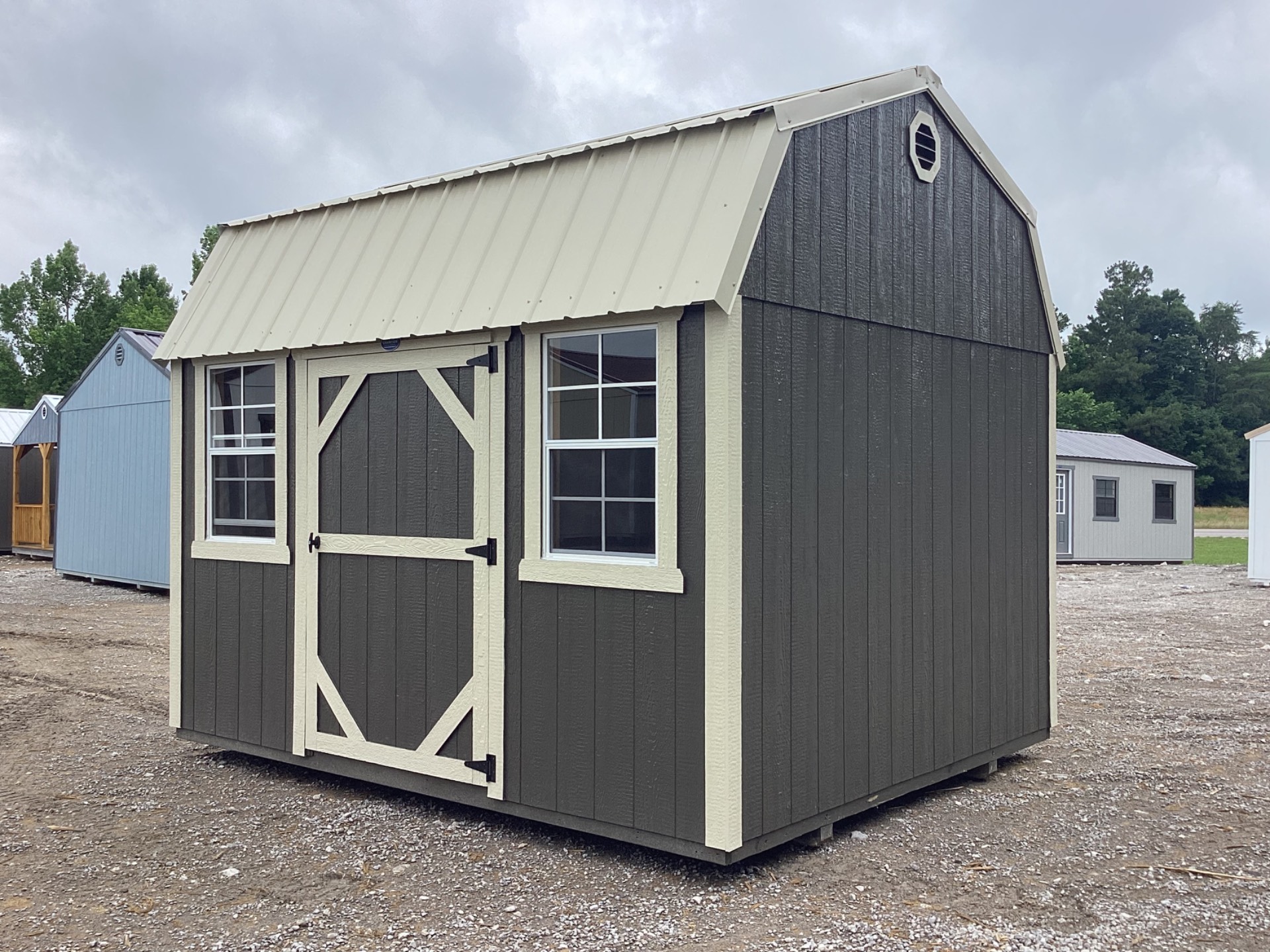 Traditional Side Lofted Barn 10 x 12 - Image 5