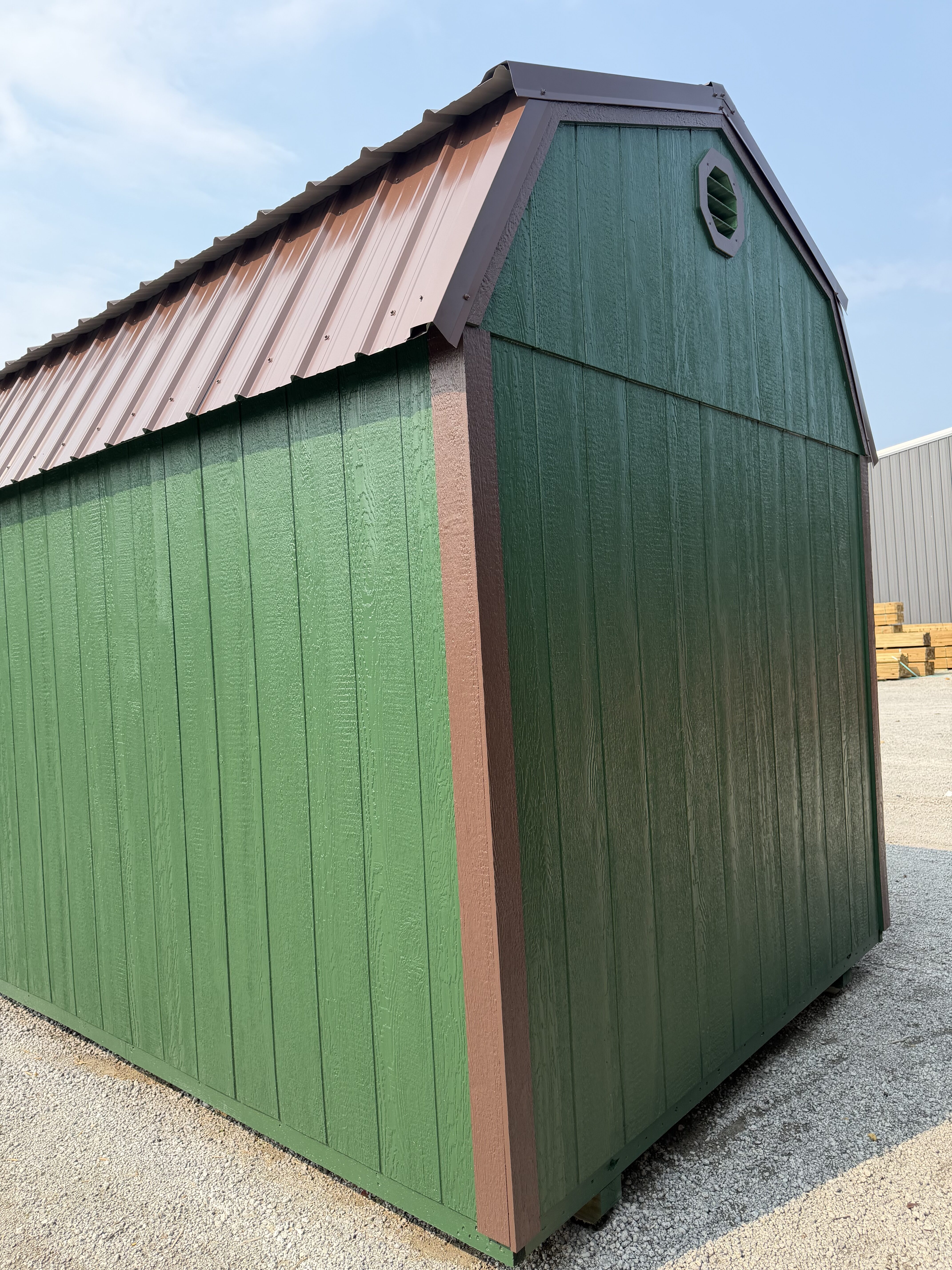 Traditional Lofted Barn 8 x 12 - Image 2