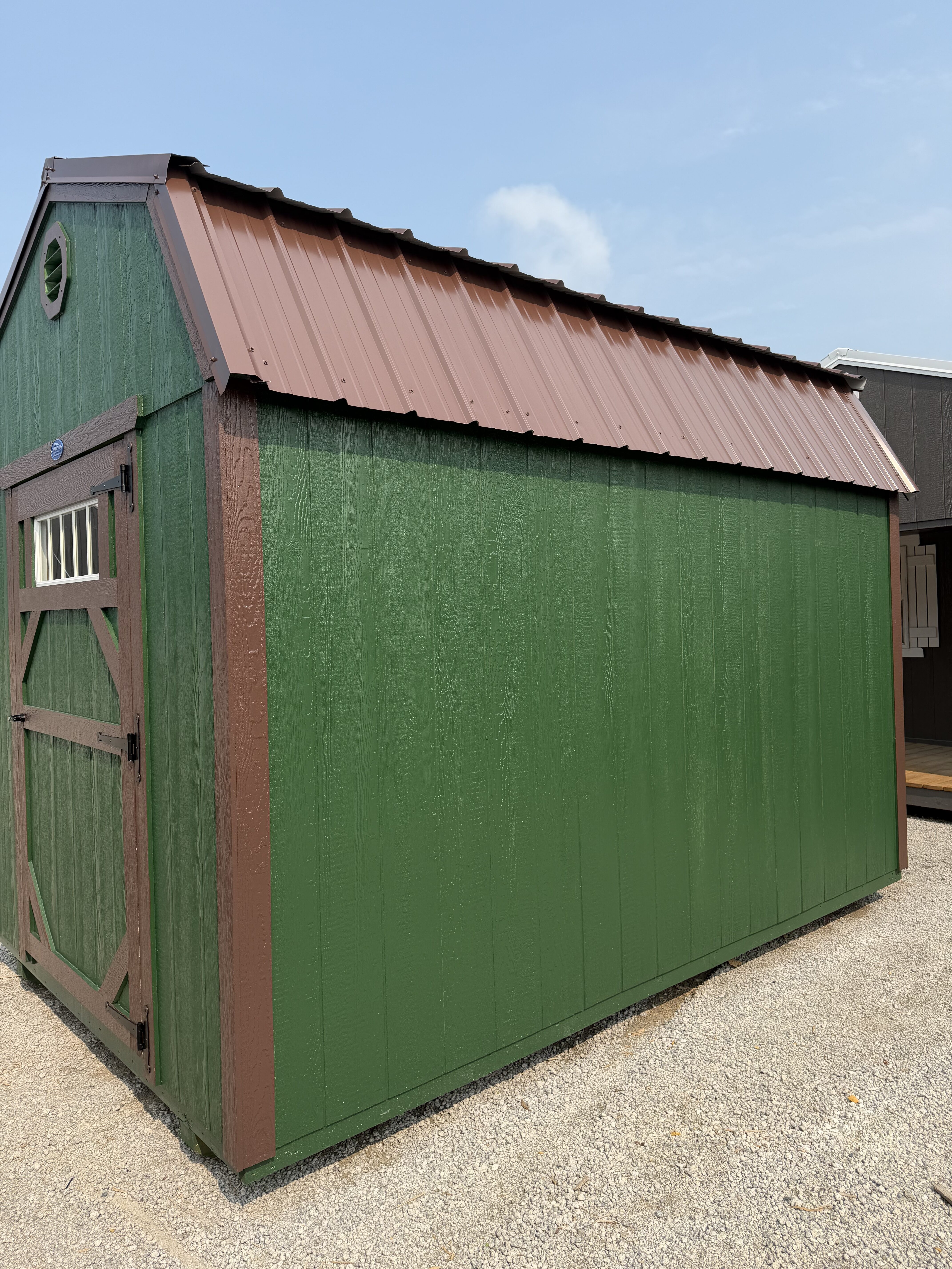Traditional Lofted Barn 8 x 12 - Image 4