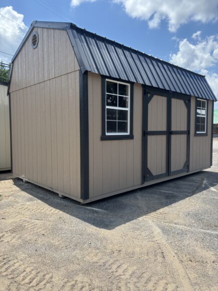 Traditional Side Lofted Barn 10 x 16