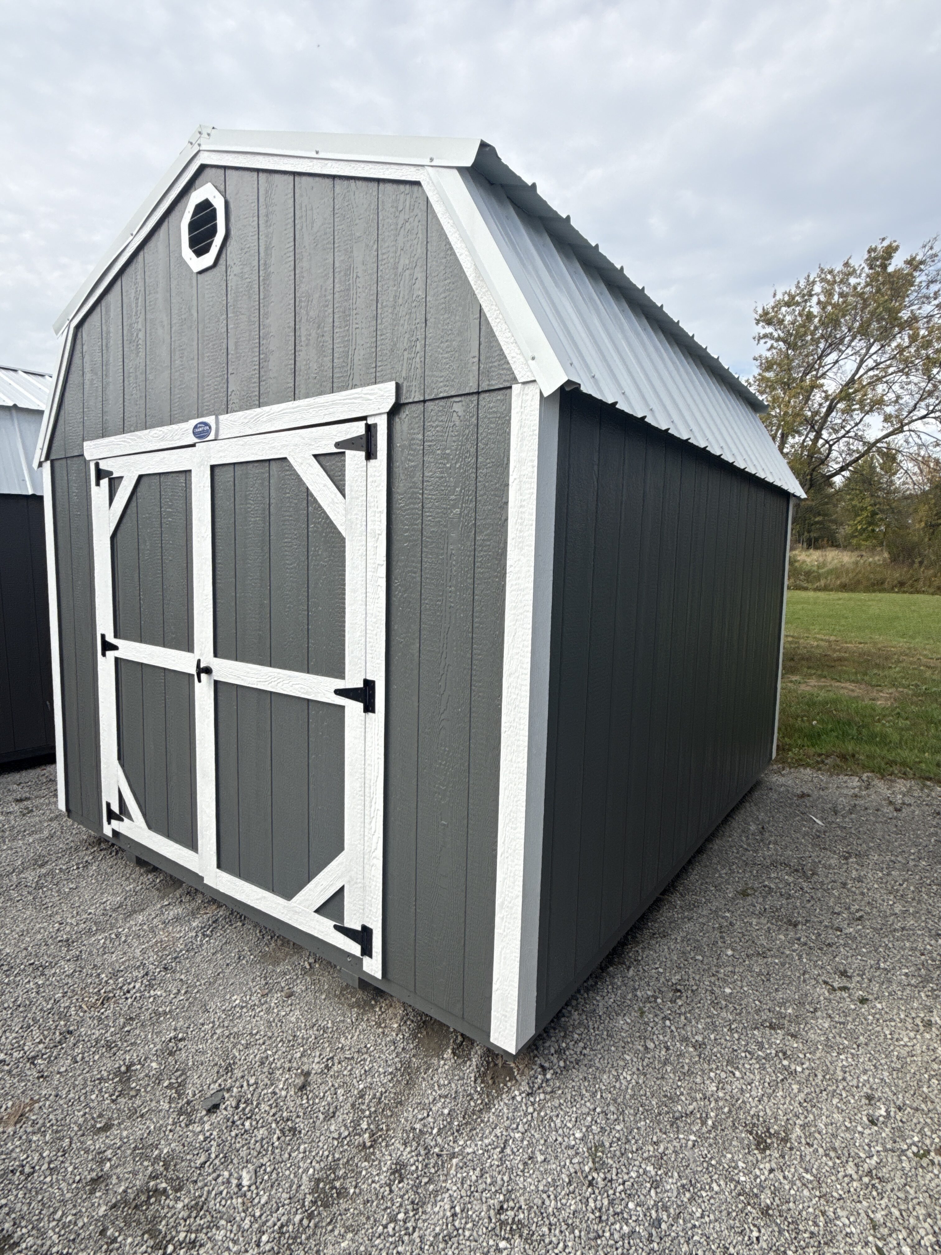 Traditional Lofted Barn 10 x 12 - Image 2