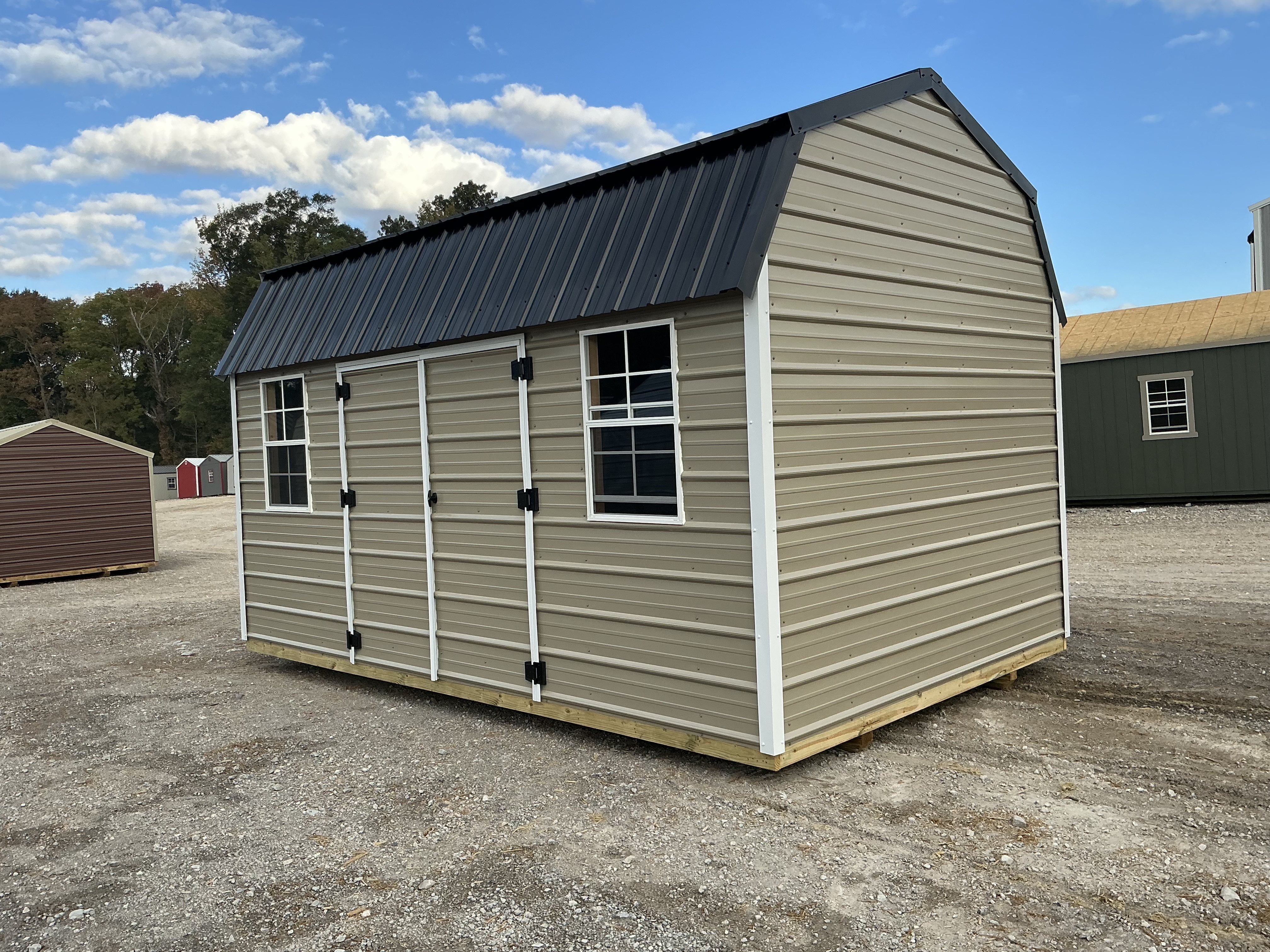 Metal Side Lofted Barn 10 x 16 - Image 8
